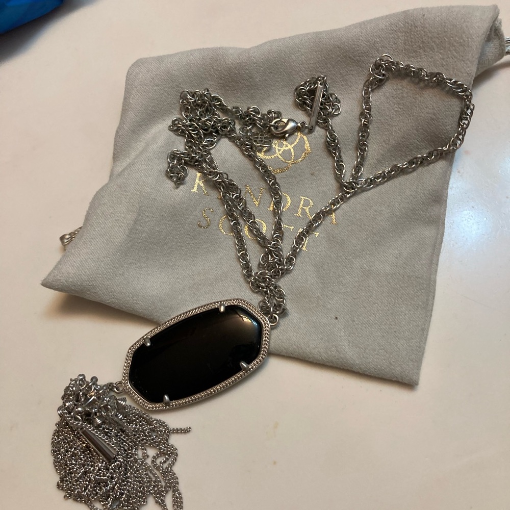 Kendra Scott rayne. Black. Excellent